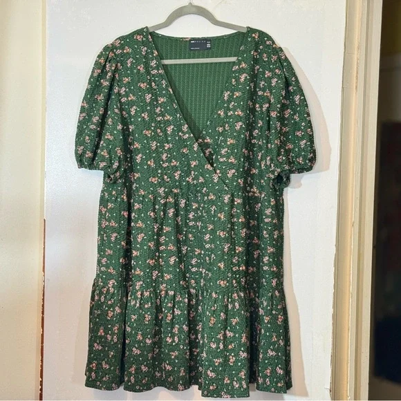 ASOS Design Curve Textured Faux Wrap Mini Dress With Peplum - Picture 4 of 14